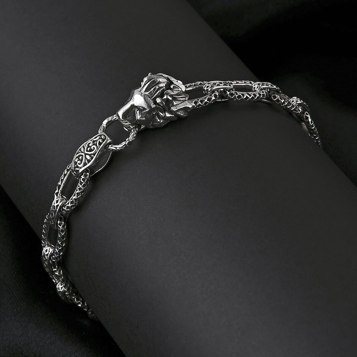 Bali Legacy Lion with Wave Texture Bracelet in Sterling Silver (8.00 In) 22.10 Grams image number 1