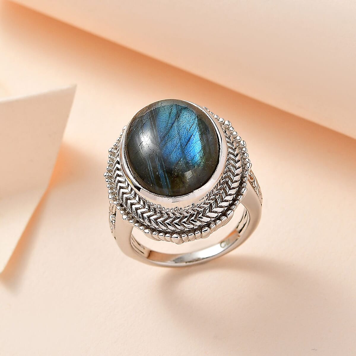 Malagasy Labradorite Solitaire Ring in ION Plated Copper (Size 9.0) 9.50 ctw image number 1