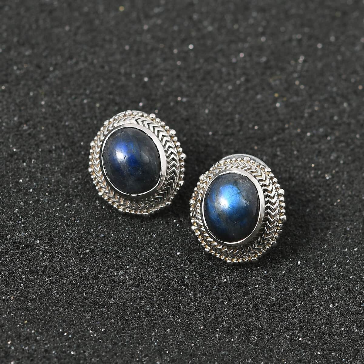 Malagasy Labradorite Solitaire Stud Earrings in ION Plated Copper 7.75 ctw image number 2
