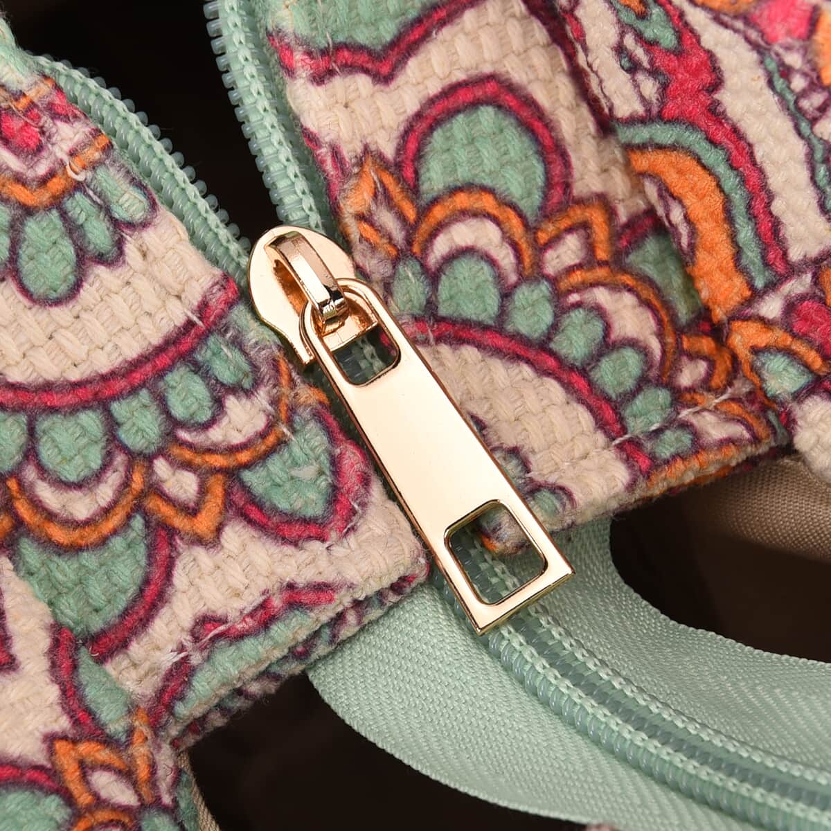 Multi Color Flower Pattern Crossbody Bag with Teal Tassel and Shoulder Strap image number 6