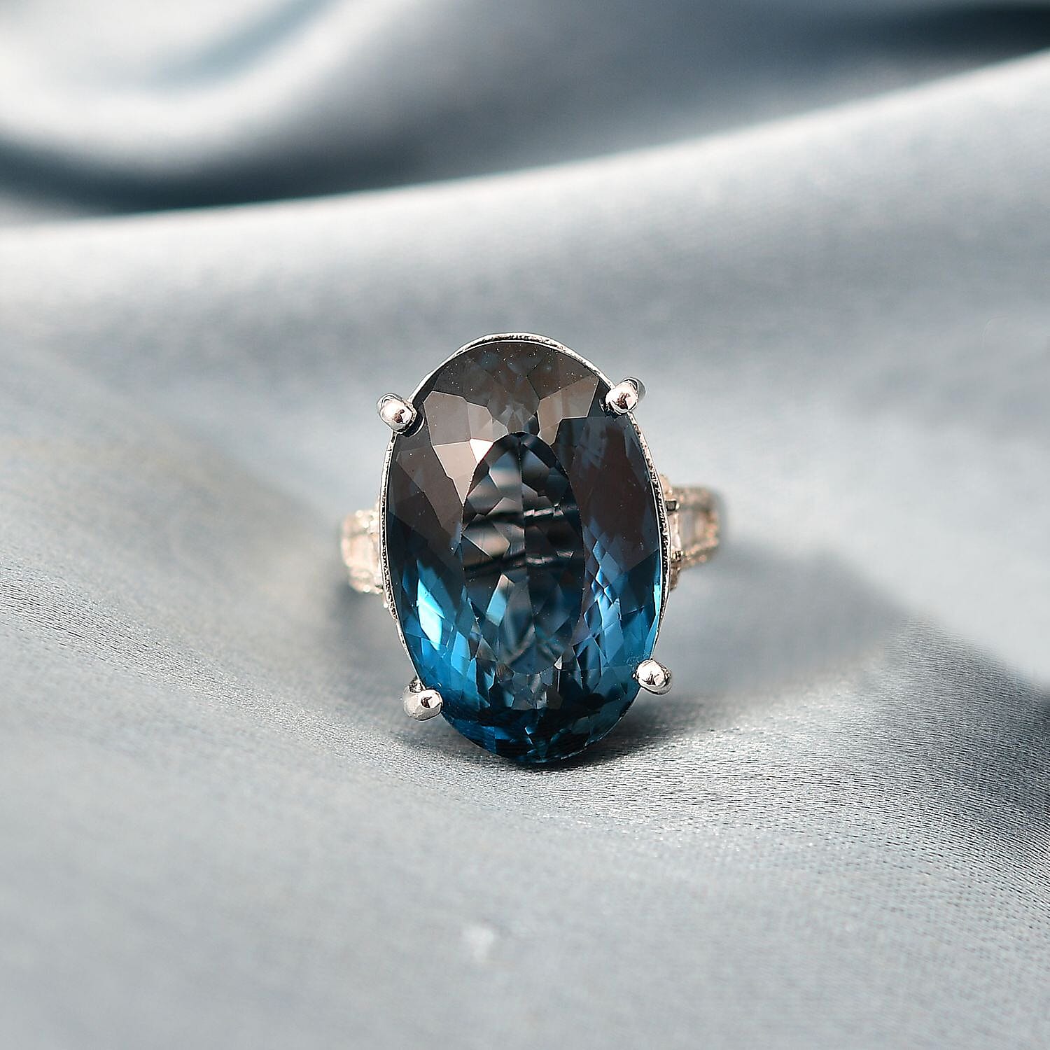 London Blue Topaz and White Diamond Ring in Platinum Over Sterling Silver (Size 6.0) 25.50 ctw