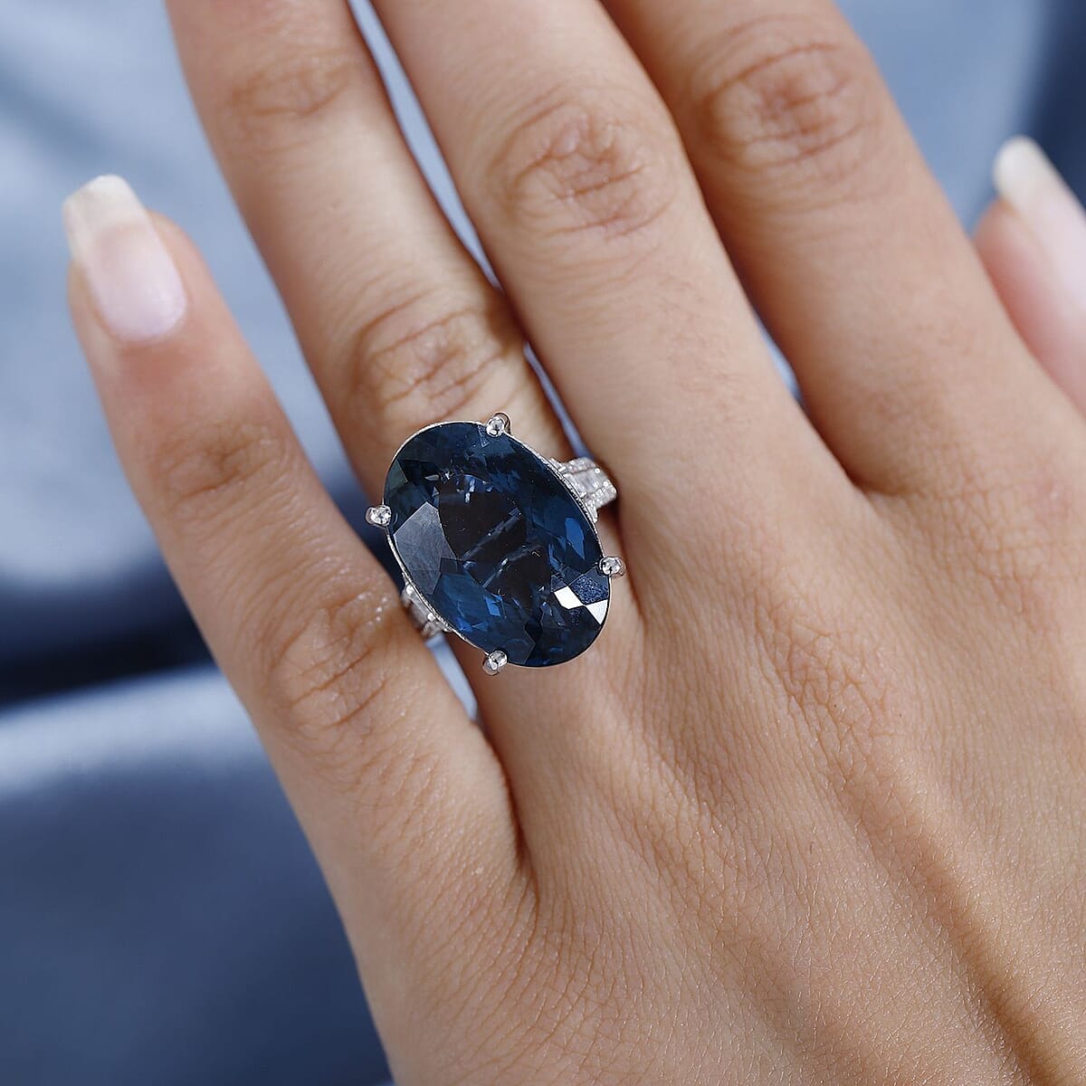 London Blue Topaz and White Diamond Ring in Platinum Over Sterling Silver (Size 8.0) 25.50 ctw image number 2