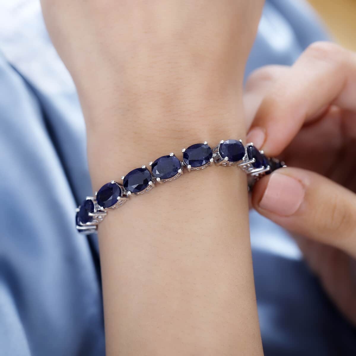 Masoala Sapphire (D) 47.65 ctw Tennis Bracelet in Platinum Over Sterling Silver (6.50 In) image number 2