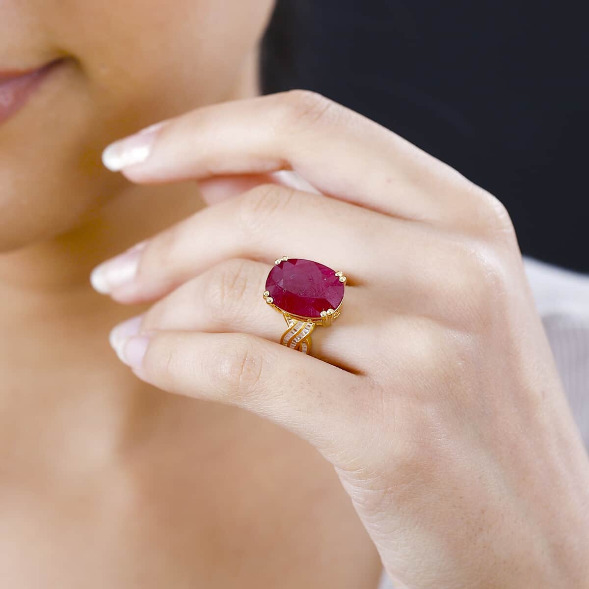 Niassa Ruby (FF) and Diamond Ring in Vermeil Yellow Gold Over Sterling Silver (Size 10.0) 15.00 ctw image number 2