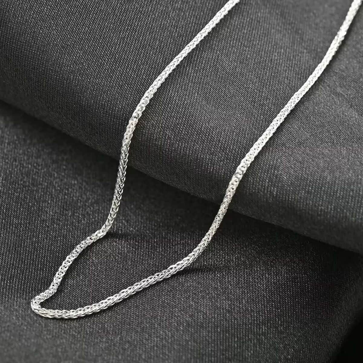 Wheat Chain Necklace in Sterling Silver 24 Inches 3.20 Grams image number 5