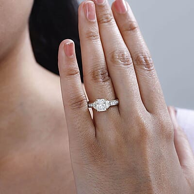 Luxoro 10K Yellow Gold Radiant Cut Moissanite Ring (Size 8.0) 4.40 Grams 2.00 ctw