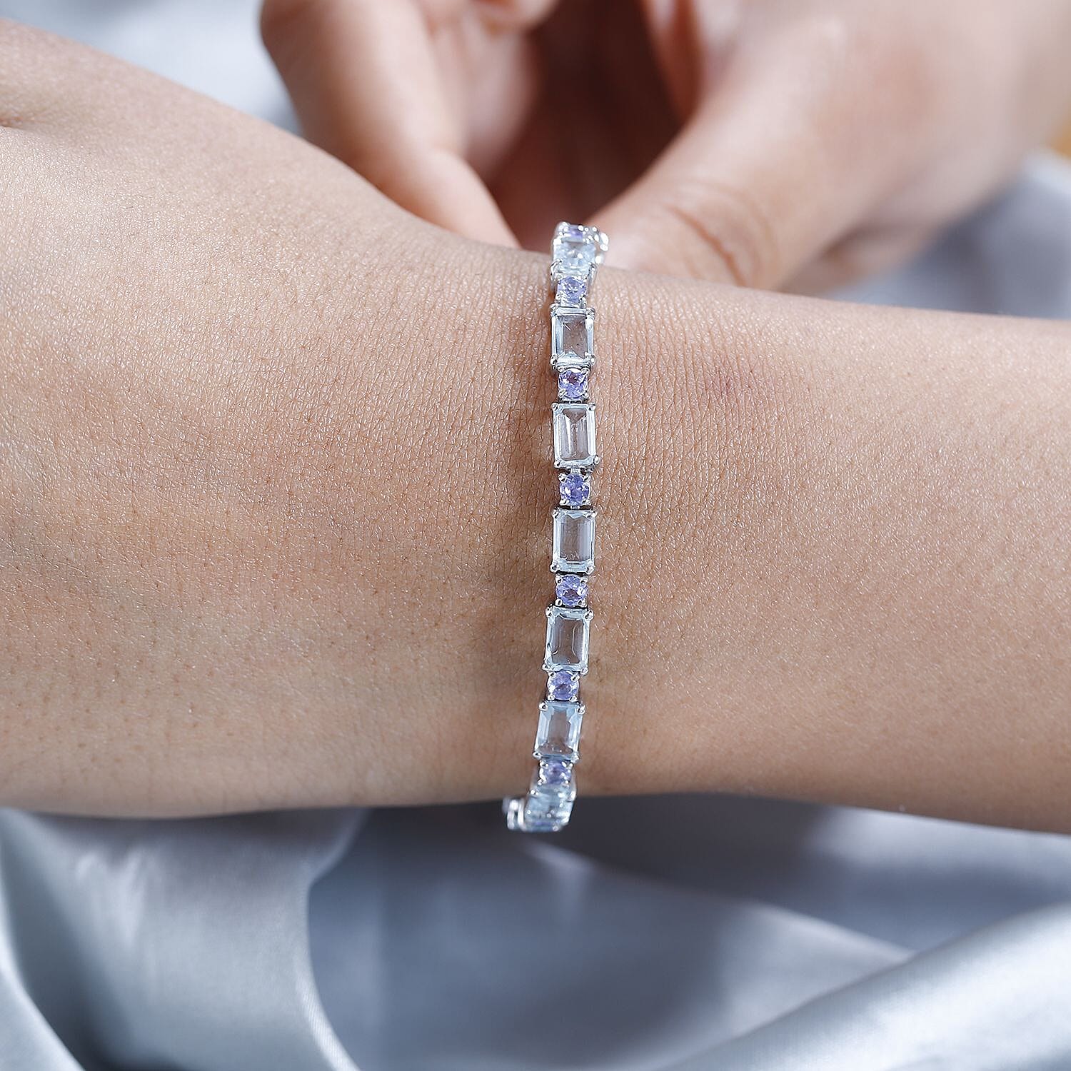 Premium Mangoro Aquamarine and Tanzanite Bracelet in Platinum Over Sterling Silver (6.50 In) 11.40 ctw