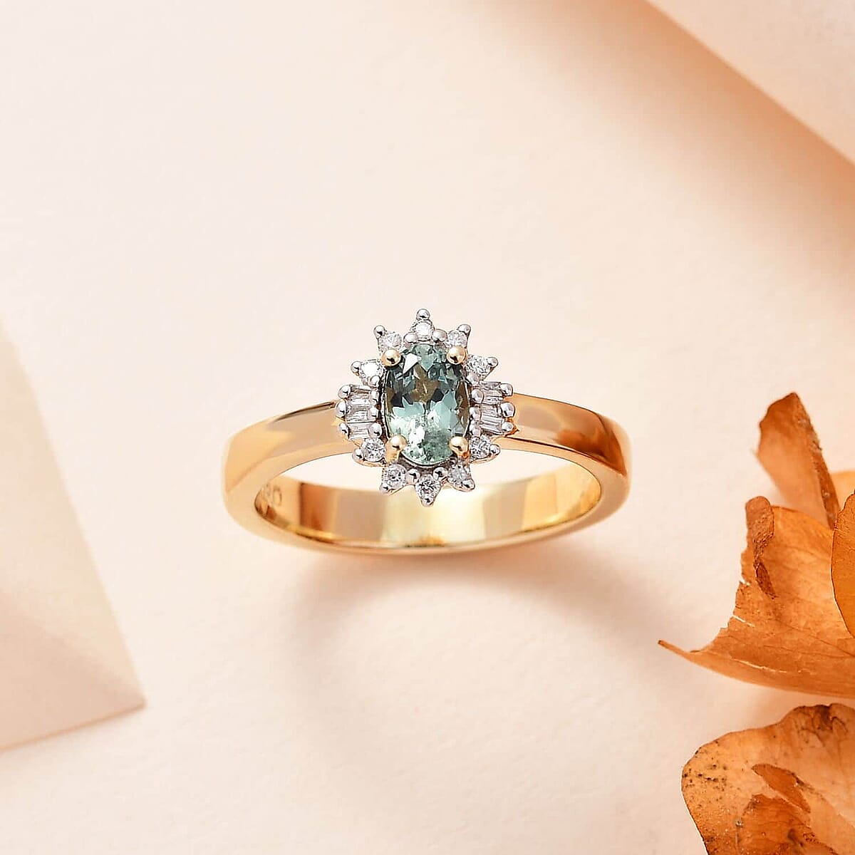 Luxoro 10K Yellow Gold AAA Narsipatnam Alexandrite and G-H I2 Diamond Ballerina Ring (Size 9.5) 0.65 ctw image number 1