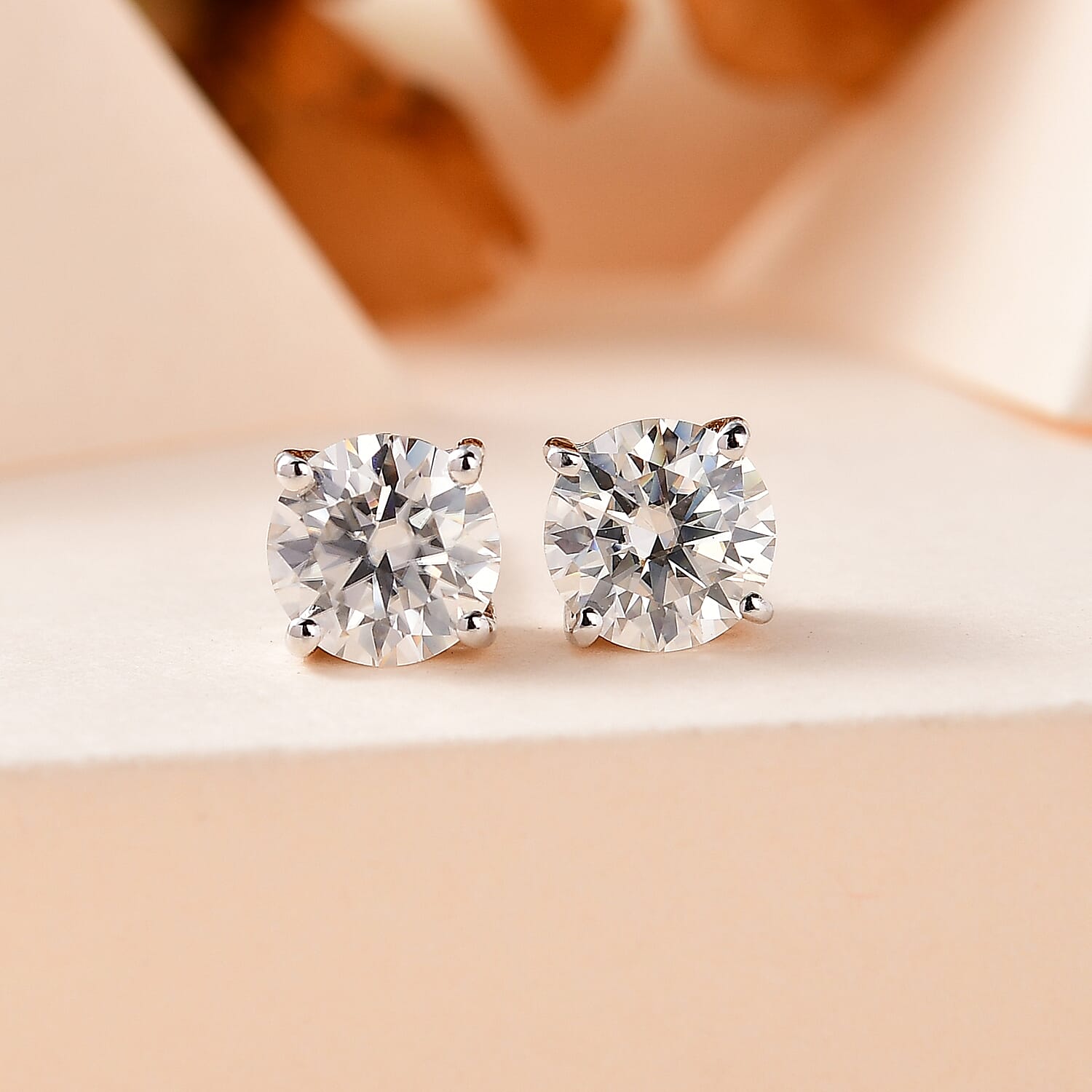 White - Product card gallery slide 2 (10144970572059)