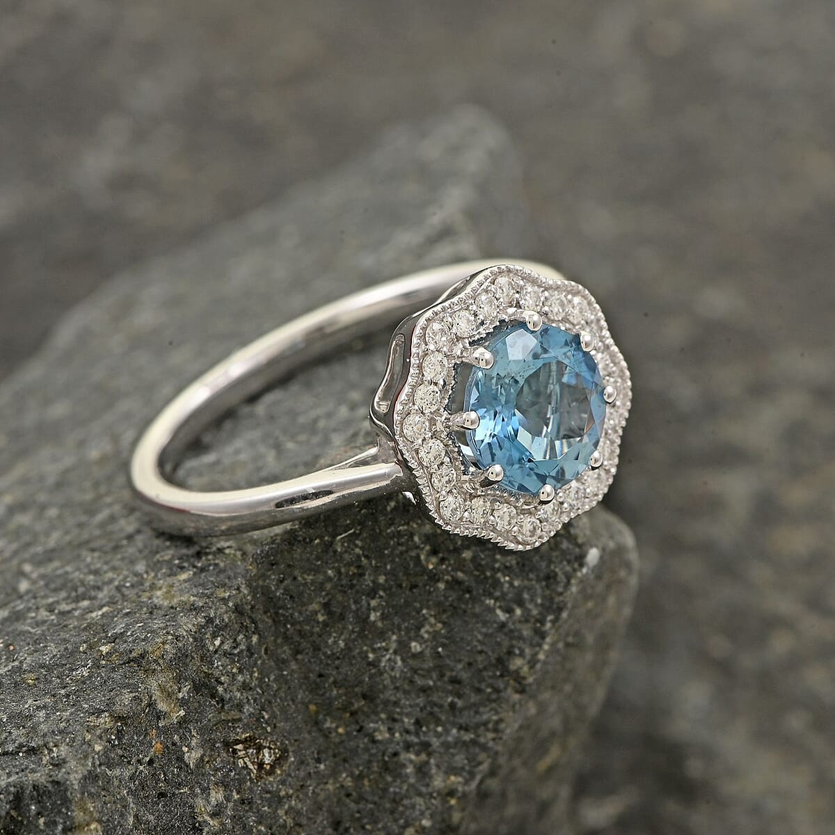 Certified & Appraised Iliana AAA Santa Maria Aquamarine and G-H SI Diamond 1.35 ctw Ring in 18K White Gold (Size 9.0) image number 1