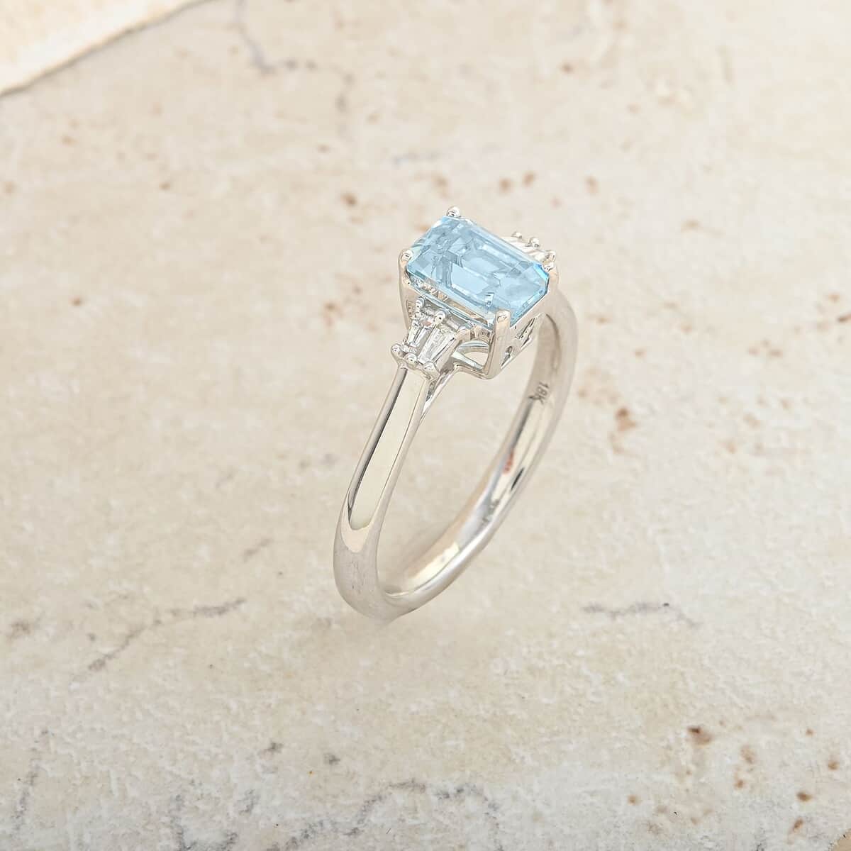 Certified and Appraised Iliana 18K White Gold AAA Santa Maria Aquamarine and G-H SI Diamond Ring (Size 10.0) 1.00 ctw image number 1