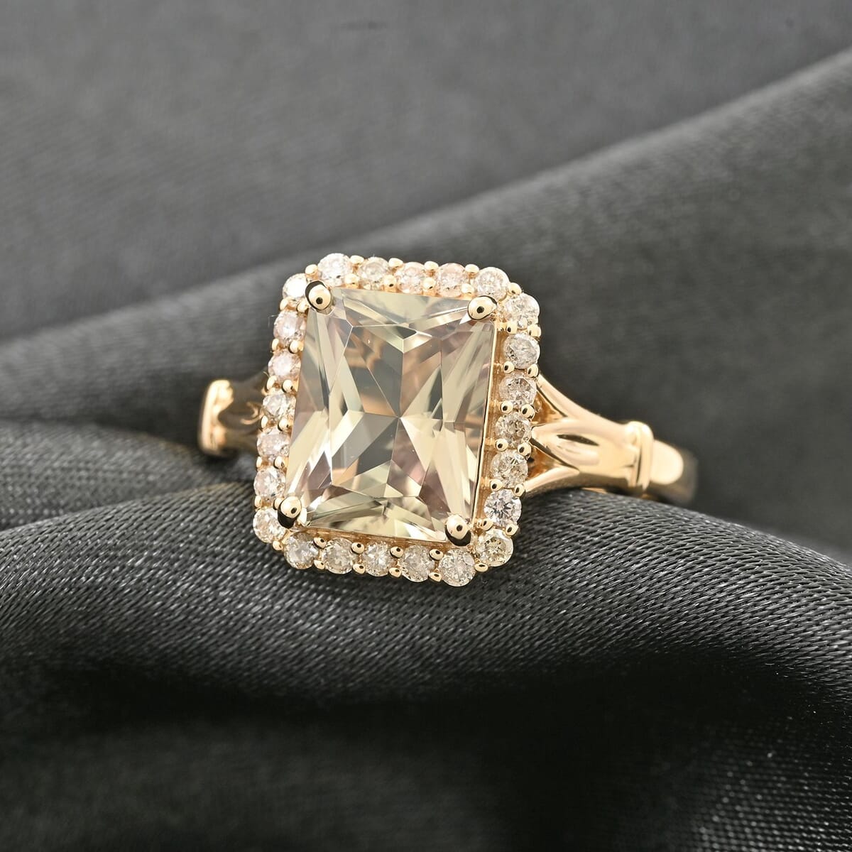 Certified & Appraised Luxoro 14K Yellow Gold AAA Radiant Cut Turkizite and G-H I2 Diamond Ring (Size 8.0) 2.85 ctw image number 1