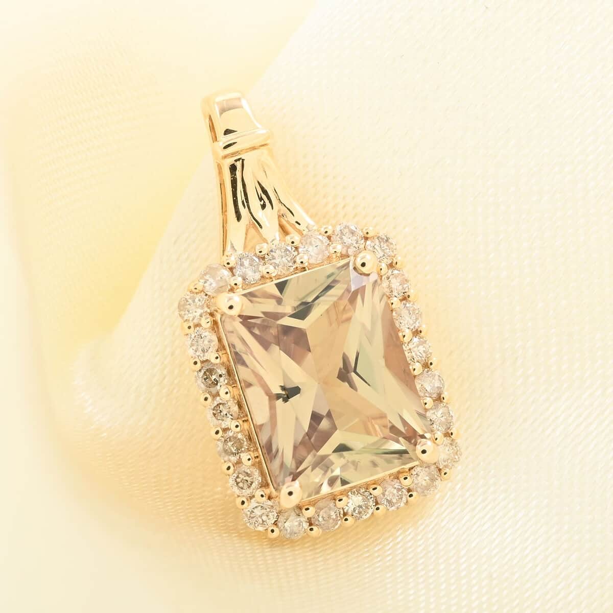 Certified & Appraised Luxoro 14K Yellow Gold AAA Radiant Cut Turkizite and G-H I2 Diamond Pendant 2.80 ctw image number 1