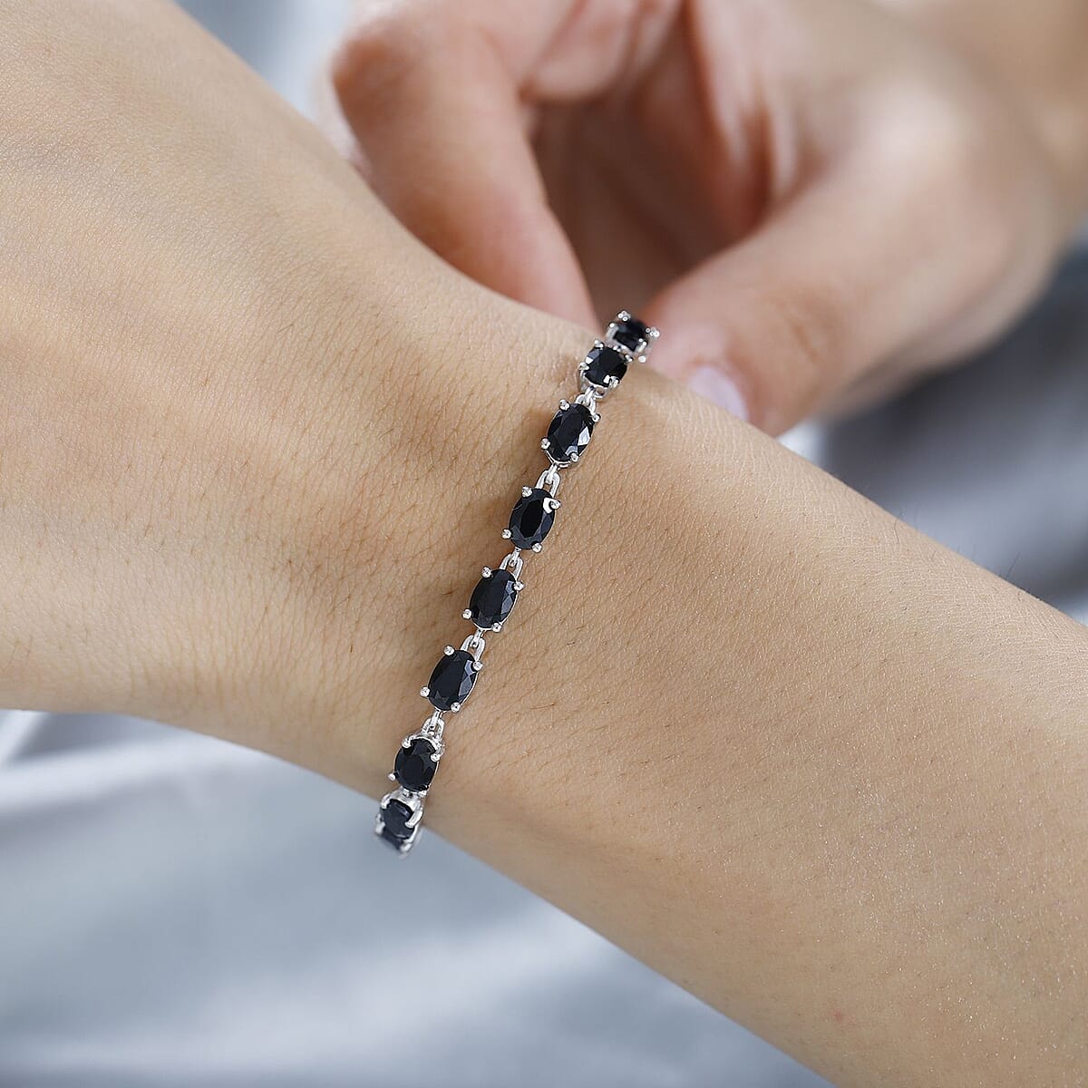 Thai Black Spinel Bracelet in Platinum Over Sterling Silver (6.50 In) 10.40 ctw image number 2