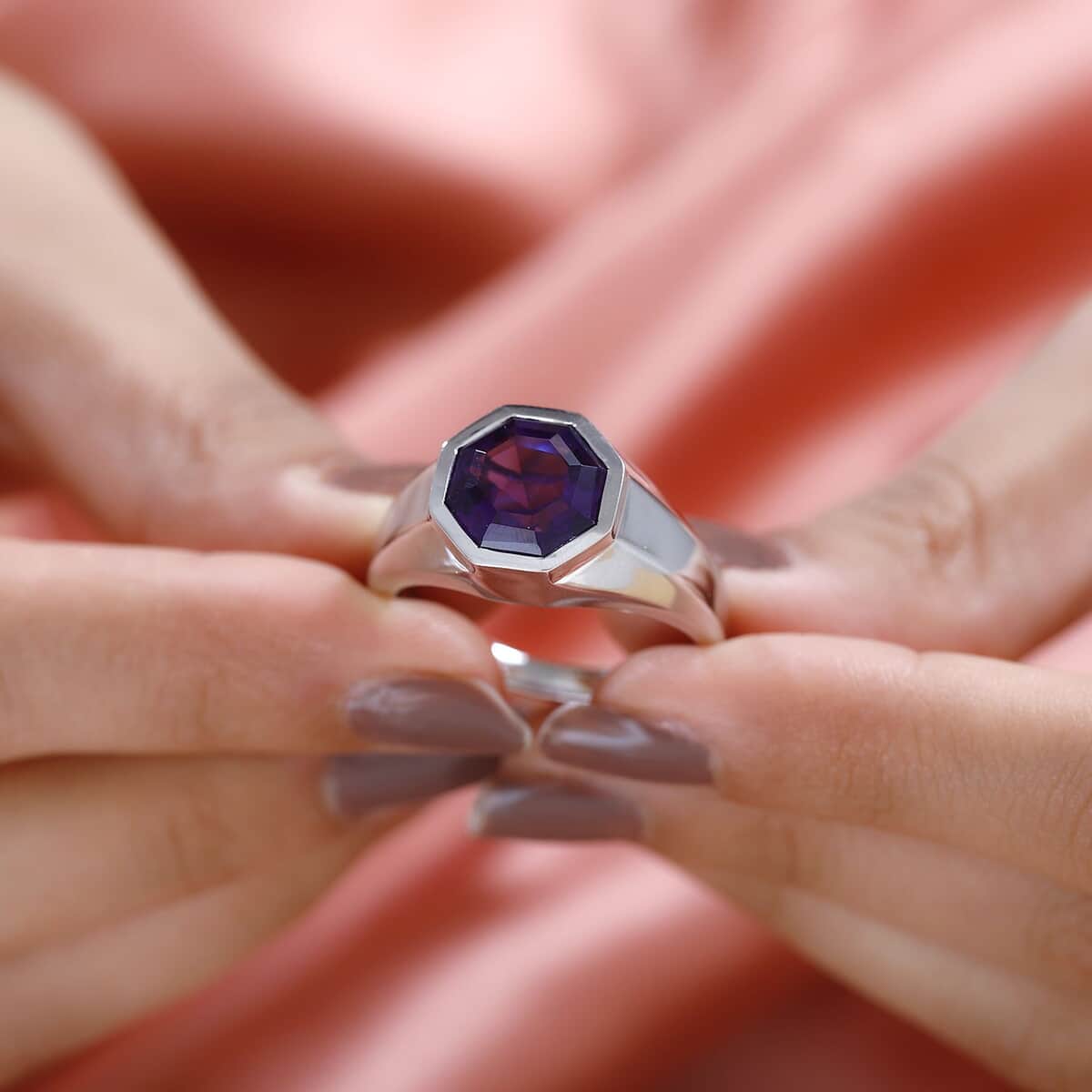 African Amethyst Solitaire Men's Ring in Platinum Over Sterling Silver (Size 14.0) 6.90 ctw image number 2