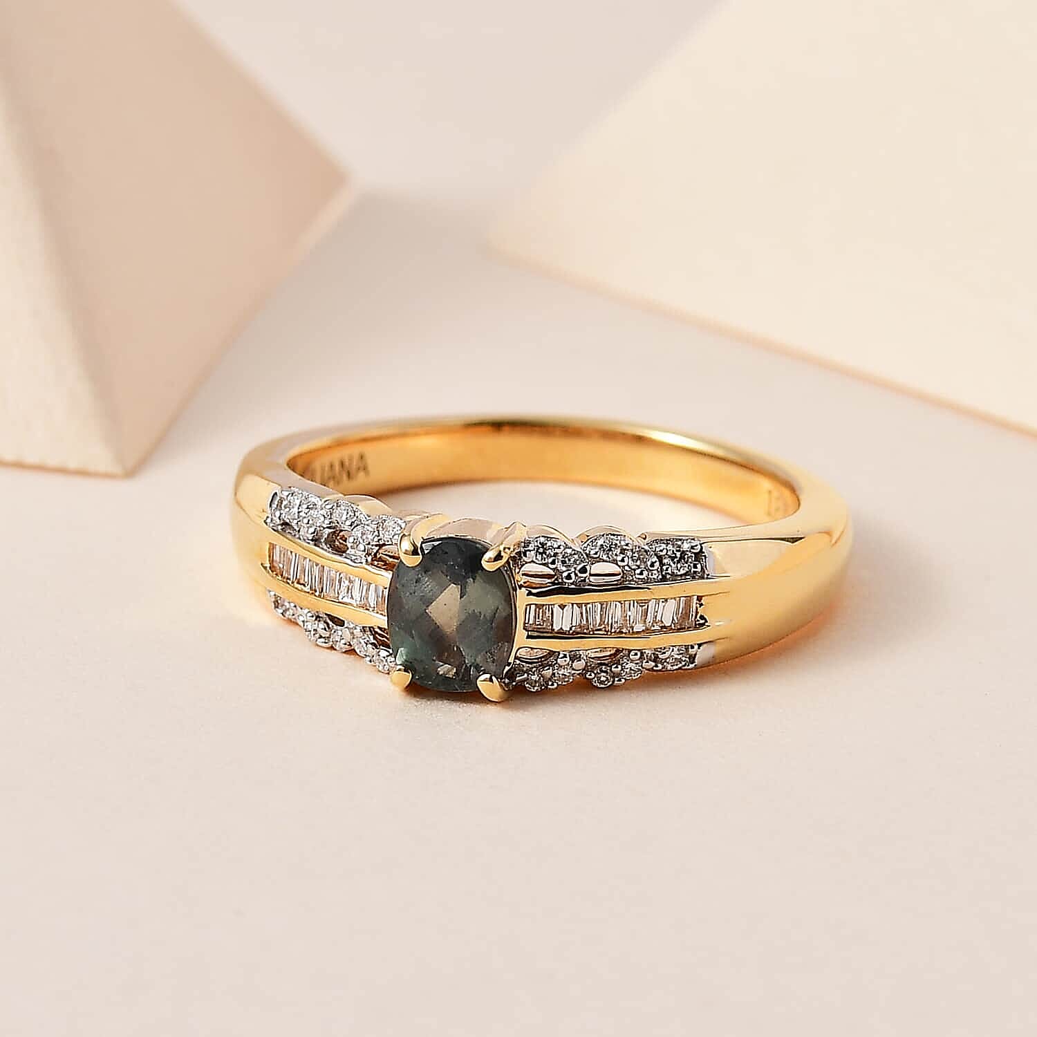 Iliana AAA Narsipatnam Alexandrite and G-H SI Diamond 0.75 ctw Ring in 18K Yellow Gold (Size 10.0) 4.90 Grams