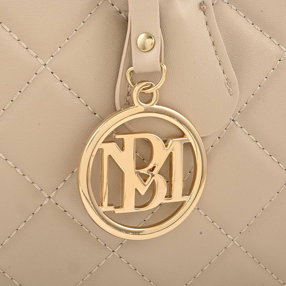 Badgley Mischka Beige Vegan Leather Quilted Shoulder Bag image number 5