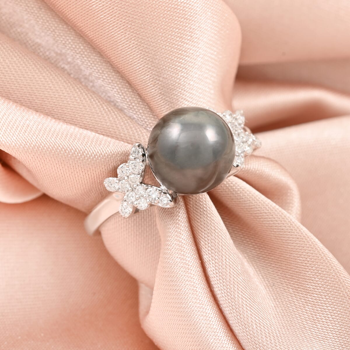 Certified & Appraised Iliana 18K White Gold AAA Tahitian Pearl 10-10.5mm and SI Diamond Ring (Size 6.0) 0.26 ctw image number 1