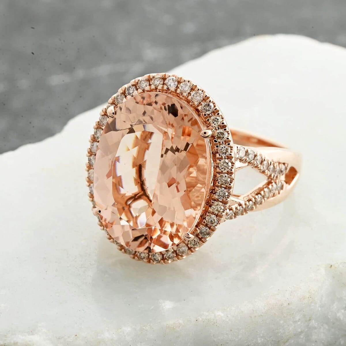 Certified & Appraised Luxoro AAA Marropino Morganite and G-H I2 Diamond 8.50 ctw Ring in 14K Rose Gold (Size 6.5) 6.50 Grams image number 1