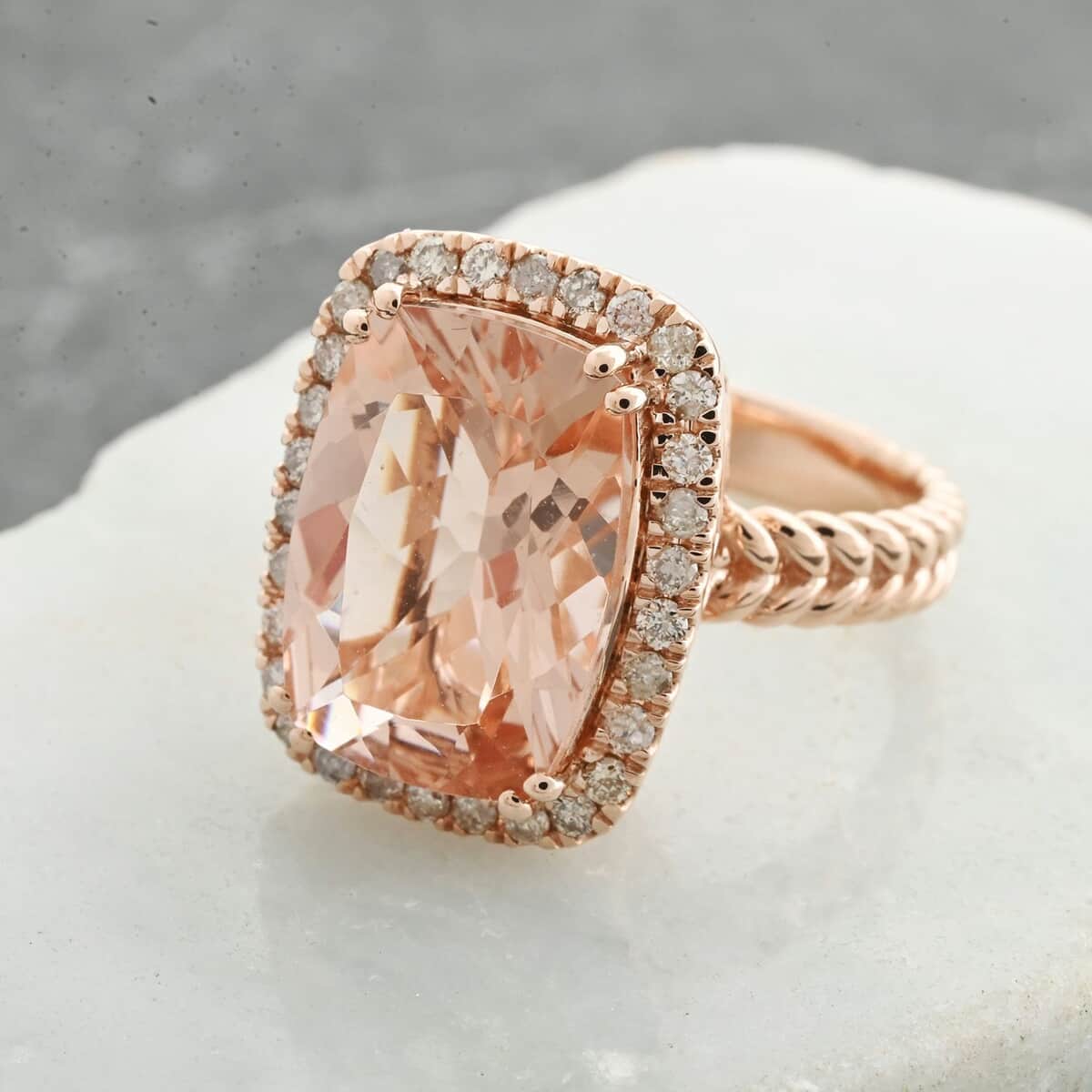 Luxoro 14K Rose Gold AAA Marropino Morganite and G-H I2 Diamond Ring (Size 10.0) 5.55 Grams 6.10 ctw image number 1