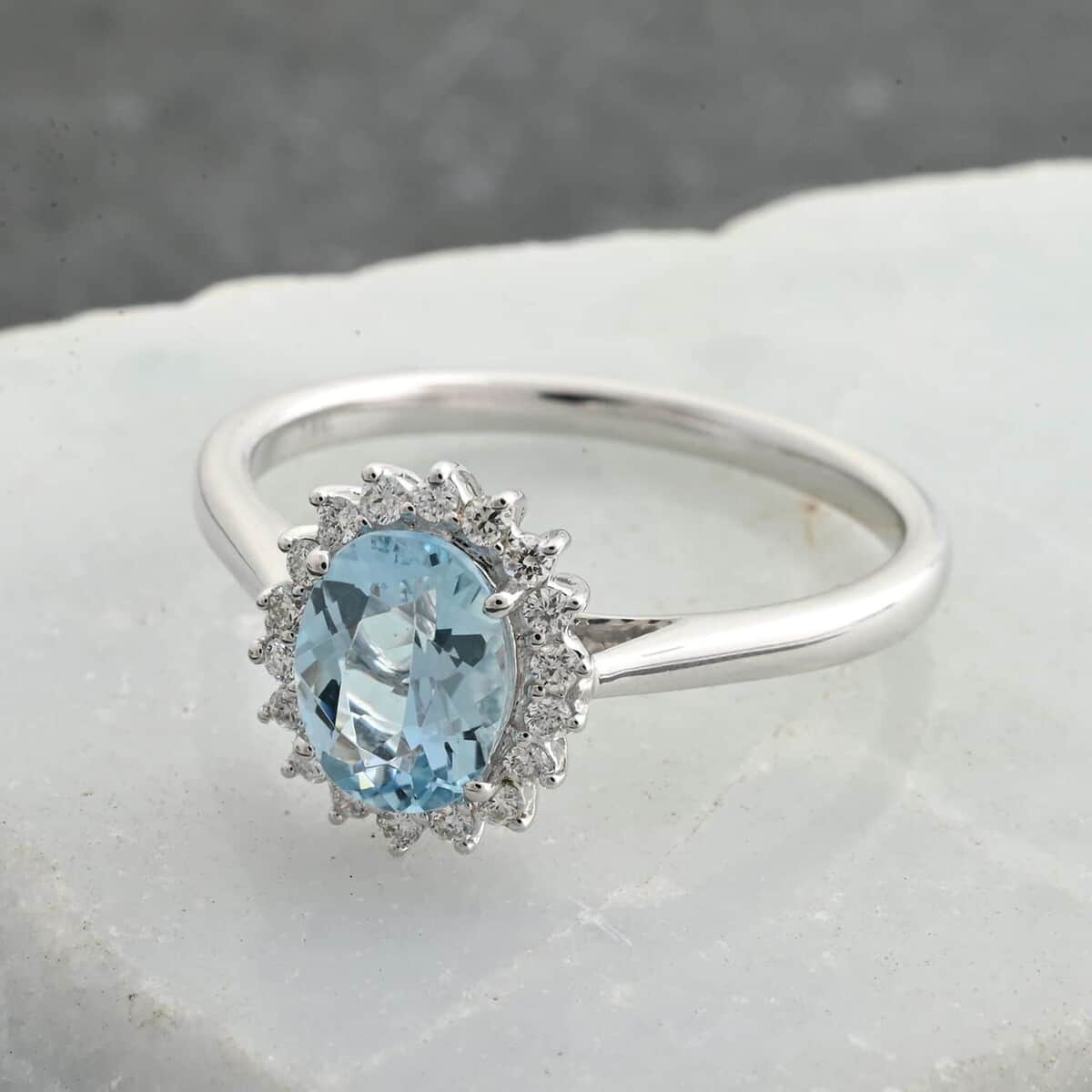 Certified & Appraised Iliana AAA Santa Maria Aquamarine and SI Diamond 1.40 ctw Halo Ring in 18K White Gold (Size 6.0) image number 1