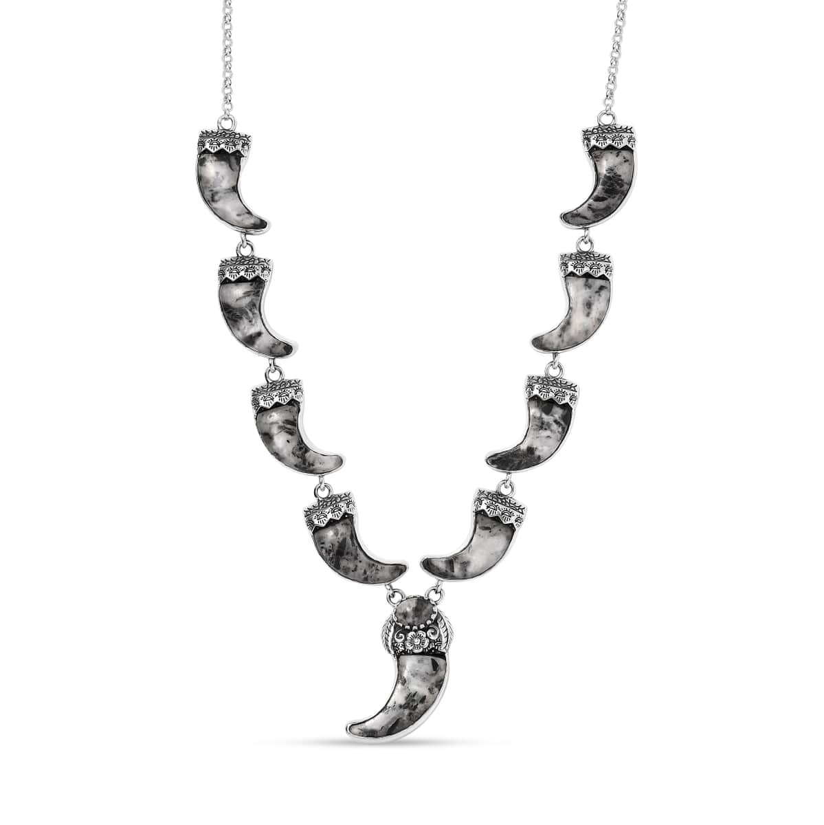 Artisan Crafted White Buffalo Bear Claw Necklace 18-20 Inches in Sterling Silver 64.40 ctw image number 0