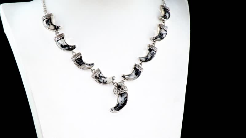 Artisan Crafted White Buffalo Bear Claw Necklace 18-20 Inches in Sterling Silver 64.40 ctw