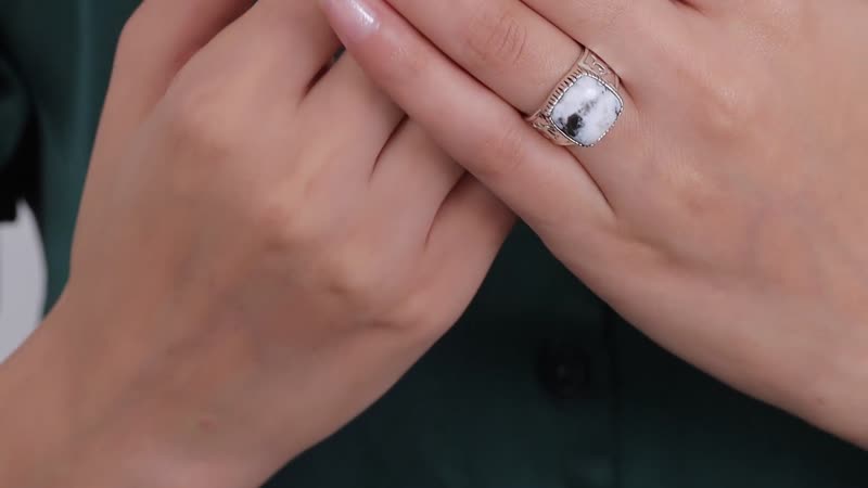 Artisan Crafted White Buffalo Solitaire Ring in Sterling Silver (Size 10) 8.40 ctw