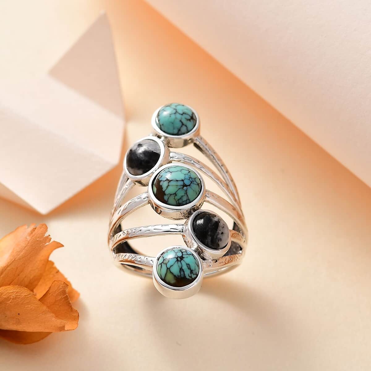 Artisan Crafted Blue Moon Turquoise and White Buffalo Ring in Sterling Silver (Size 10.0) 4.90 ctw image number 1