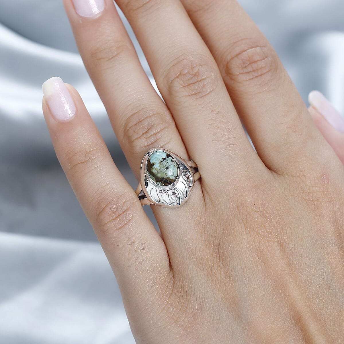 Artisan Crafted Blue Moon Turquoise Bear Paw Ring in Sterling Silver (Size 8.0) 2.50 ctw image number 2