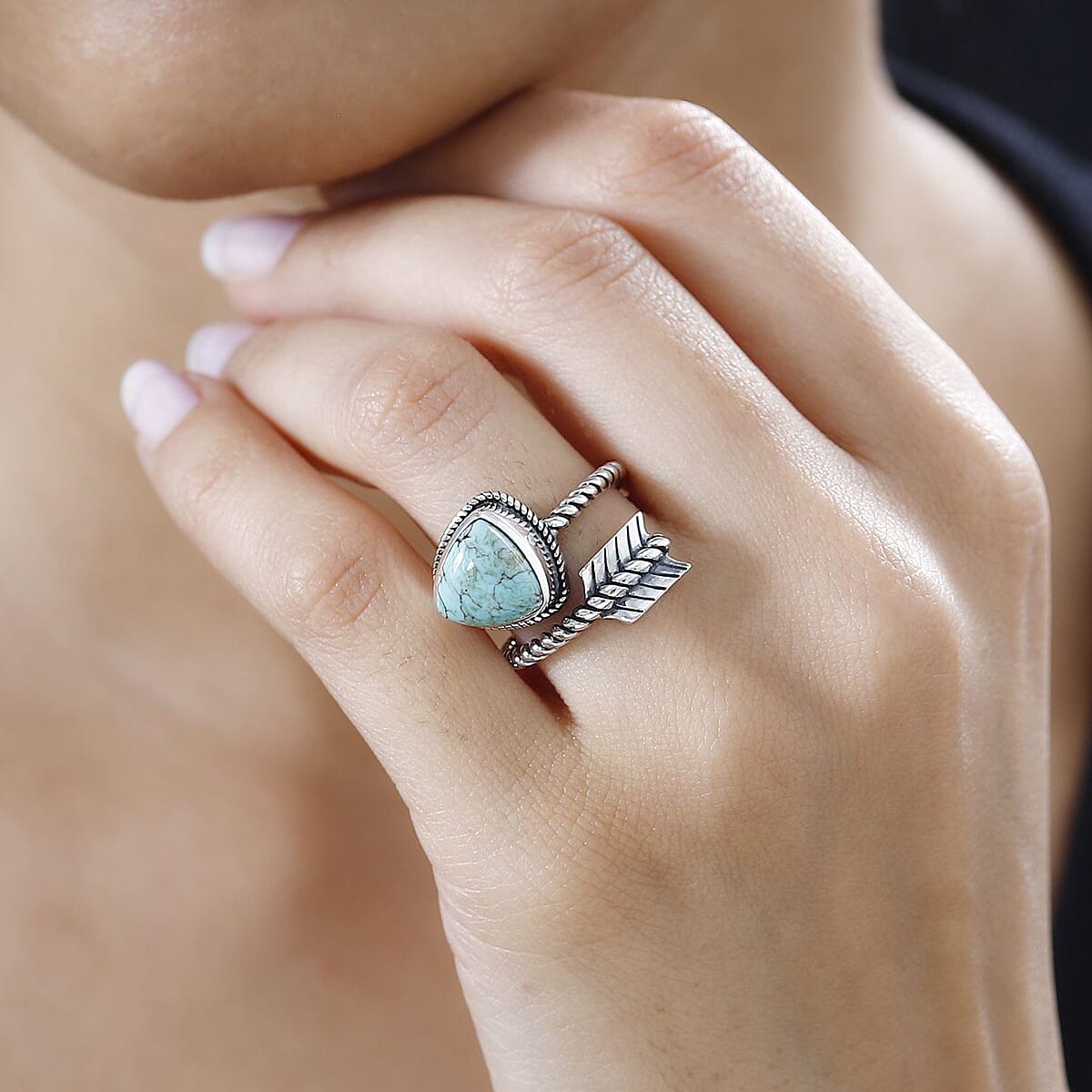 Artisan Crafted Blue Moon Turquoise Arrow Ring in Sterling Silver (Size 7.0) 3.30 ctw image number 2