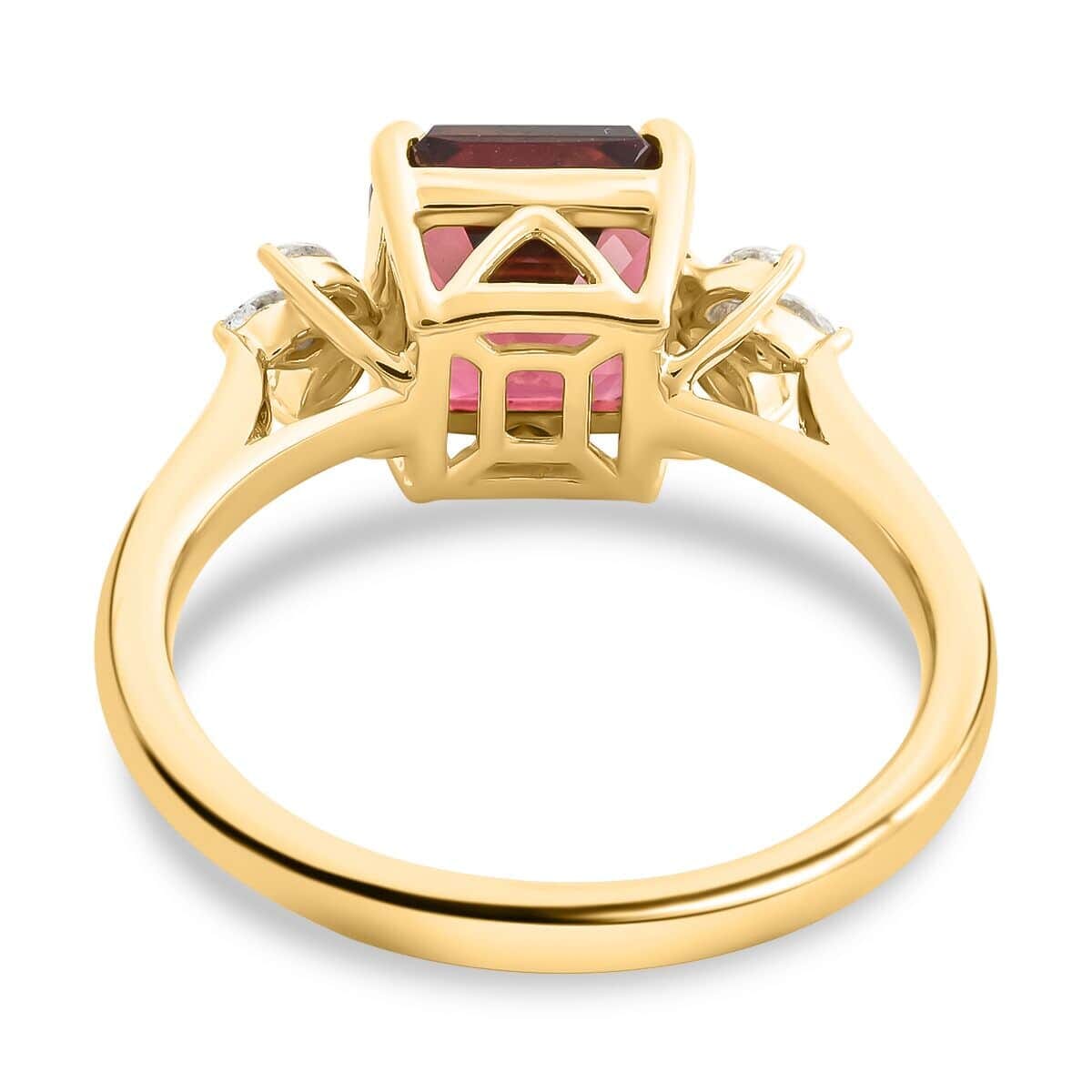 Certified & Appraised Iliana AAA Asscher Cut Ouro Fino Rubellite and G-H SI Diamond 2.90 ctw Ring in 18K Yellow Gold (Size 7.5) image number 4