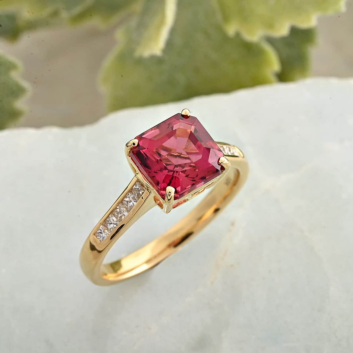 Certified & Appraised Iliana AAA Ouro Fino Rubellite and G-H SI Diamond 1.50 ctw Ring in 18K Yellow Gold (Size 9.5) image number 1