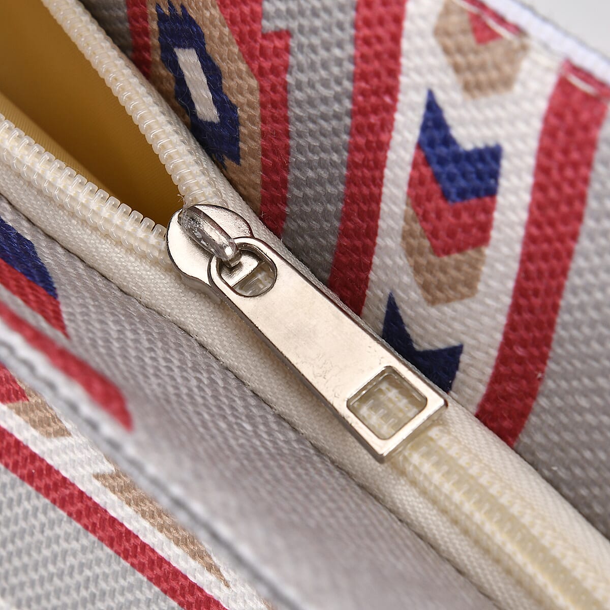 Beige Santa Fe Printed Tote Bag with Handle Drop image number 5