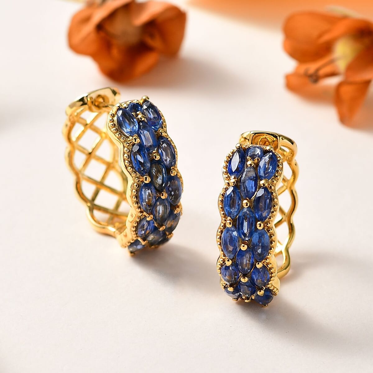 Kashmir Kyanite Hoop Earrings in Vermeil Yellow Gold Over Sterling Silver 6.60 ctw image number 1