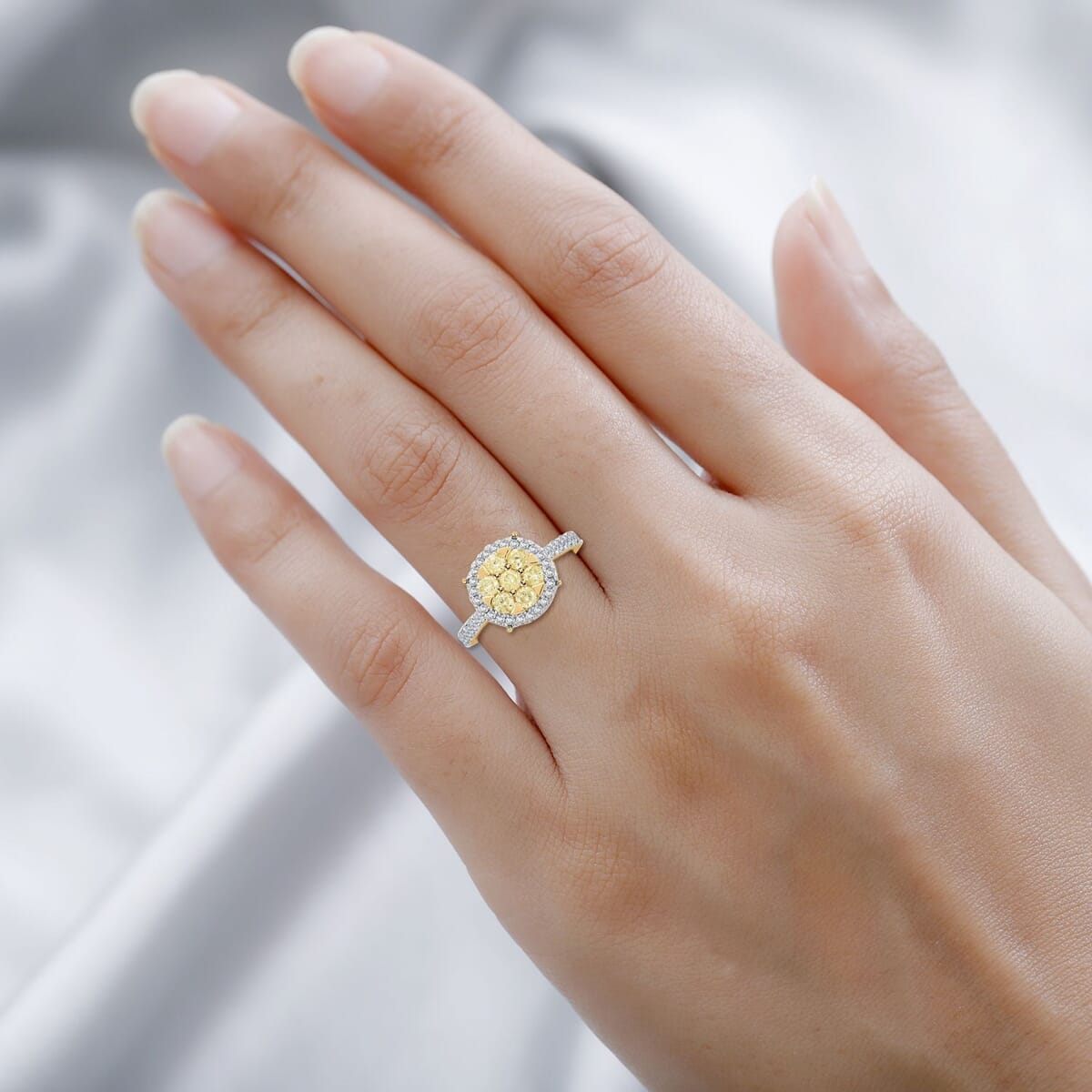 14K Yellow Gold Natural Yellow and White Diamond Ring (Size 9.5) 1.00 ctw image number 2