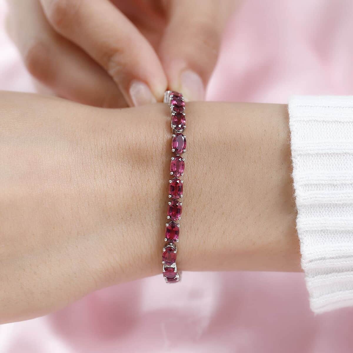 Rhapsody 950 Platinum AAAA Ouro Fino Rubellite Tennis Bracelet (7.25 In) 14.15 Grams 14.50 ctw image number 2