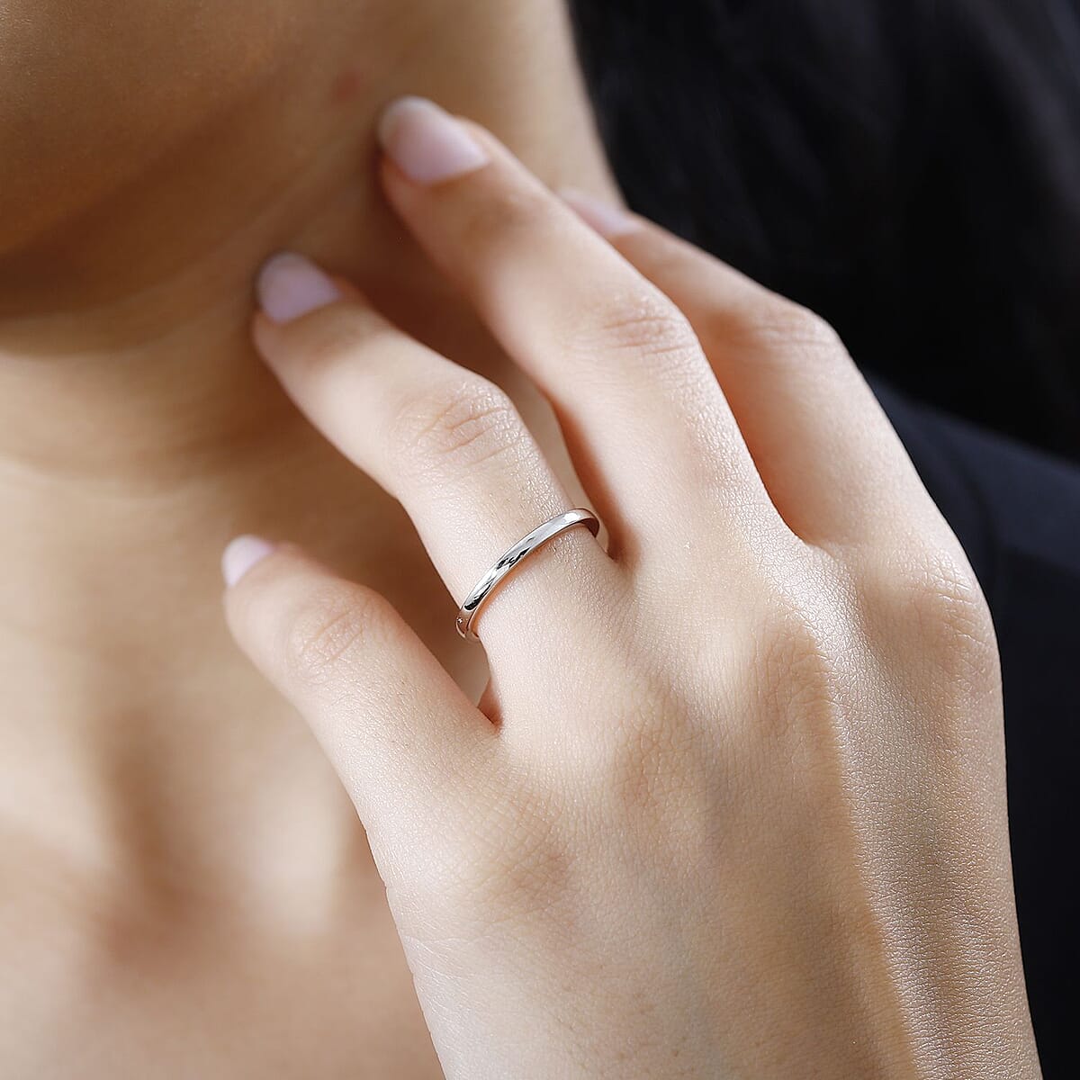 950 Platinum Band Ring (Size 6.0) 2.65 Grams image number 2
