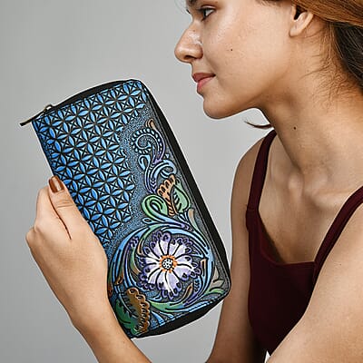Black RFID Protected Tooled Leather Women's Wallet