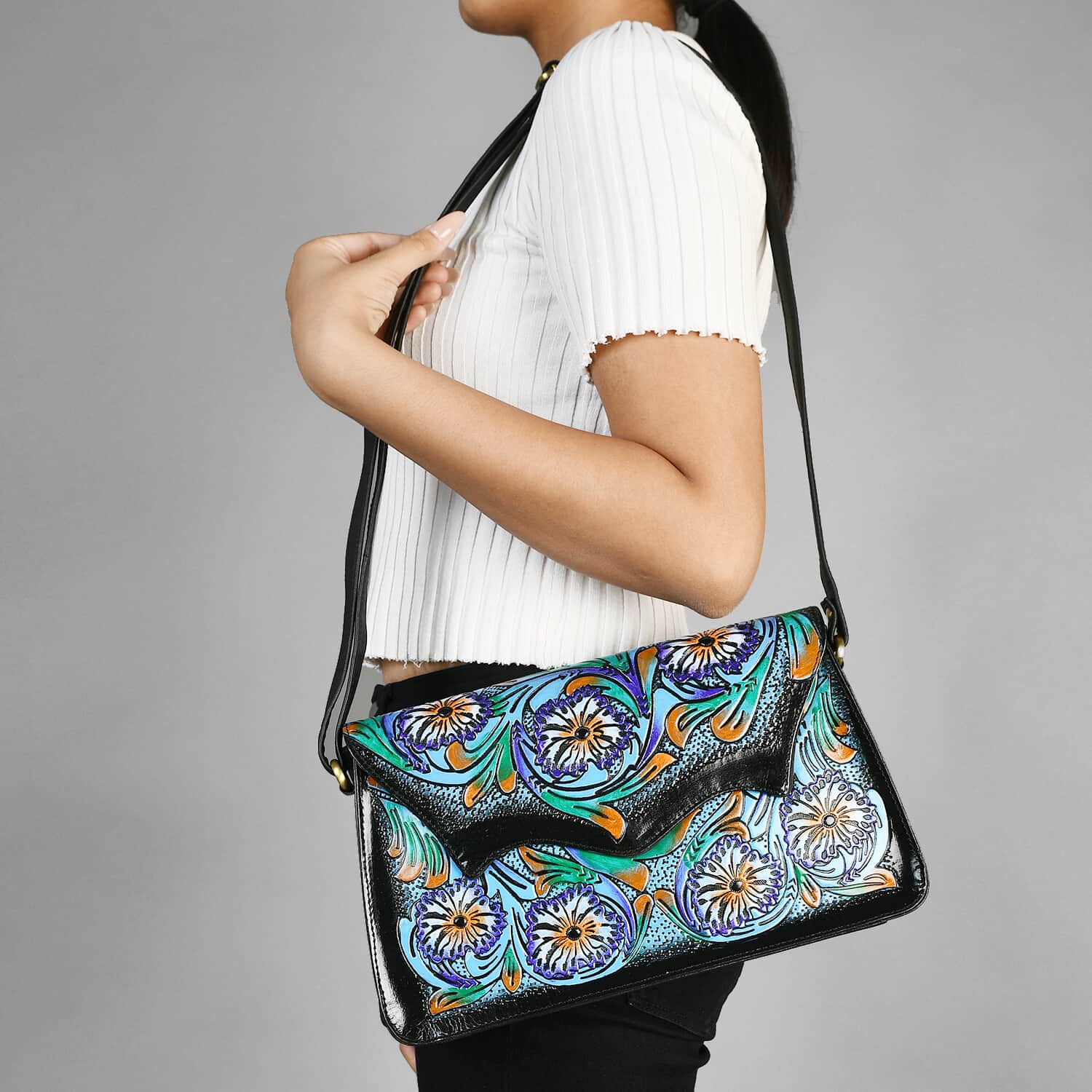 NEW SUKRITI deals Leather Painted Crossbody Bag