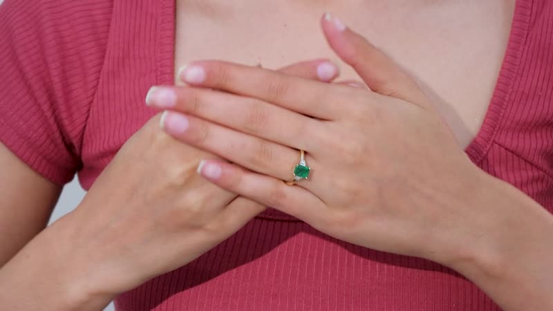 Luxoro 10K Yellow Gold AAA Emerald and G-H I3 Diamond Ring (Size 10.0) 1.75 ctw