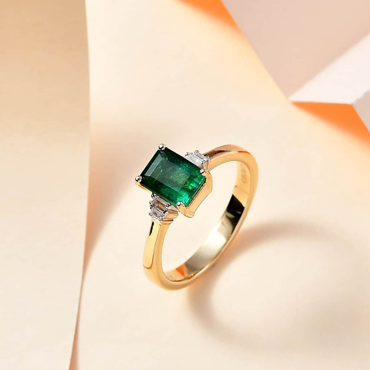 Luxoro 10K Yellow Gold AAA Emerald and G-H I3 Diamond Ring (Size 10.0) 1.75 ctw image number 1