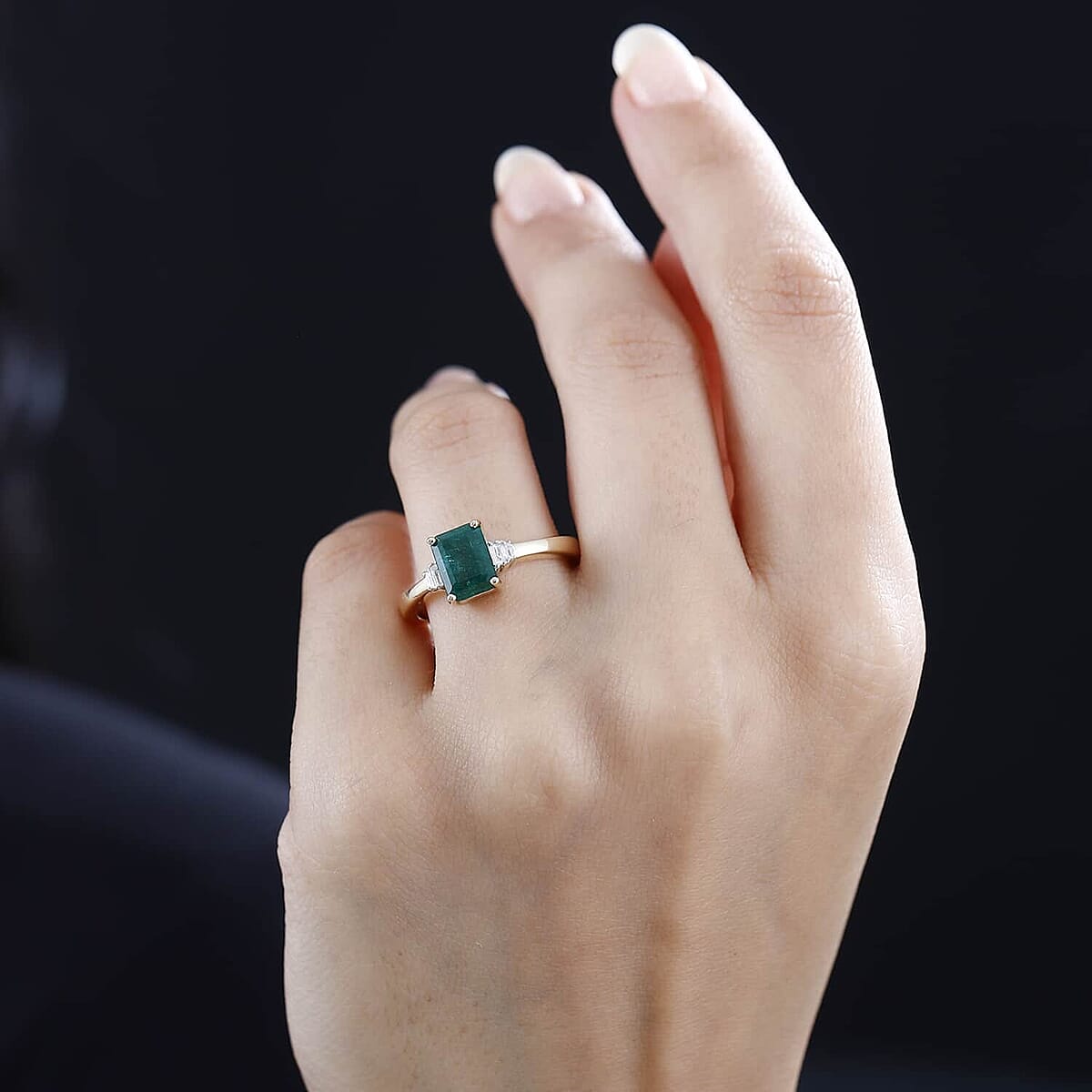 Luxoro 10K Yellow Gold AAA Emerald and G-H I3 Diamond Ring (Size 12.0) 1.75 ctw image number 2