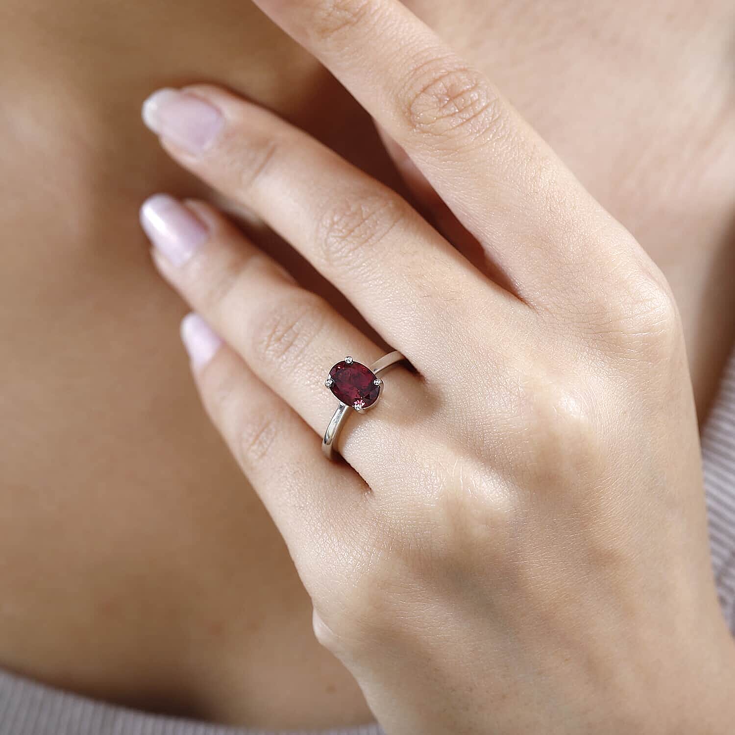 Rhapsody 950 Platinum AAAA Ouro Fino Rubellite Solitaire Ring (Size 10.0) 1.75 ctw