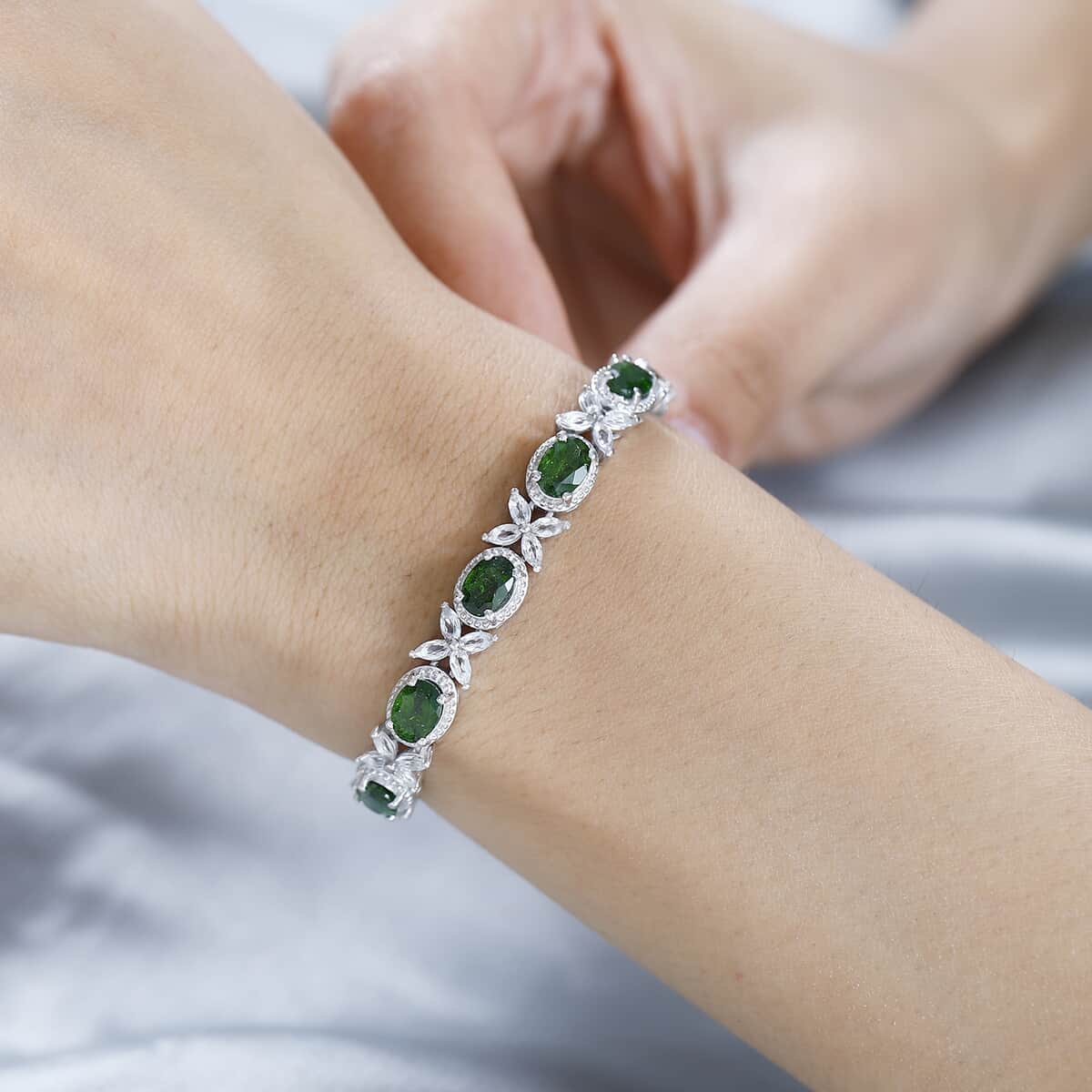 Chrome Diopside and White Topaz Bracelet in Platinum Over Sterling Silver (6.50 In) 14.50 ctw image number 2