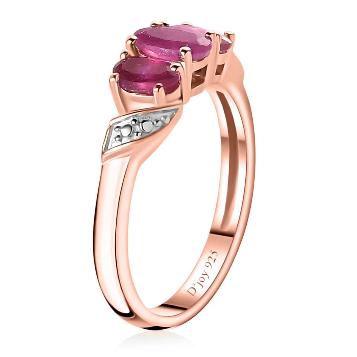 Niassa Ruby (FF) 3 Stone Ring in Vermeil Rose Gold Over Sterling Silver (Size 6.0) 1.15 ctw image number 3