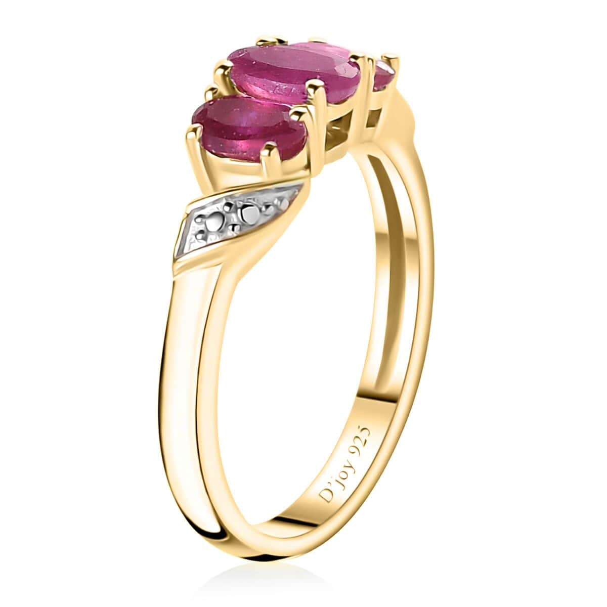 Niassa Ruby (FF) 3 Stone Ring in Vermeil Yellow Gold Over Sterling Silver (Size 6.0) 1.15 ctw image number 3
