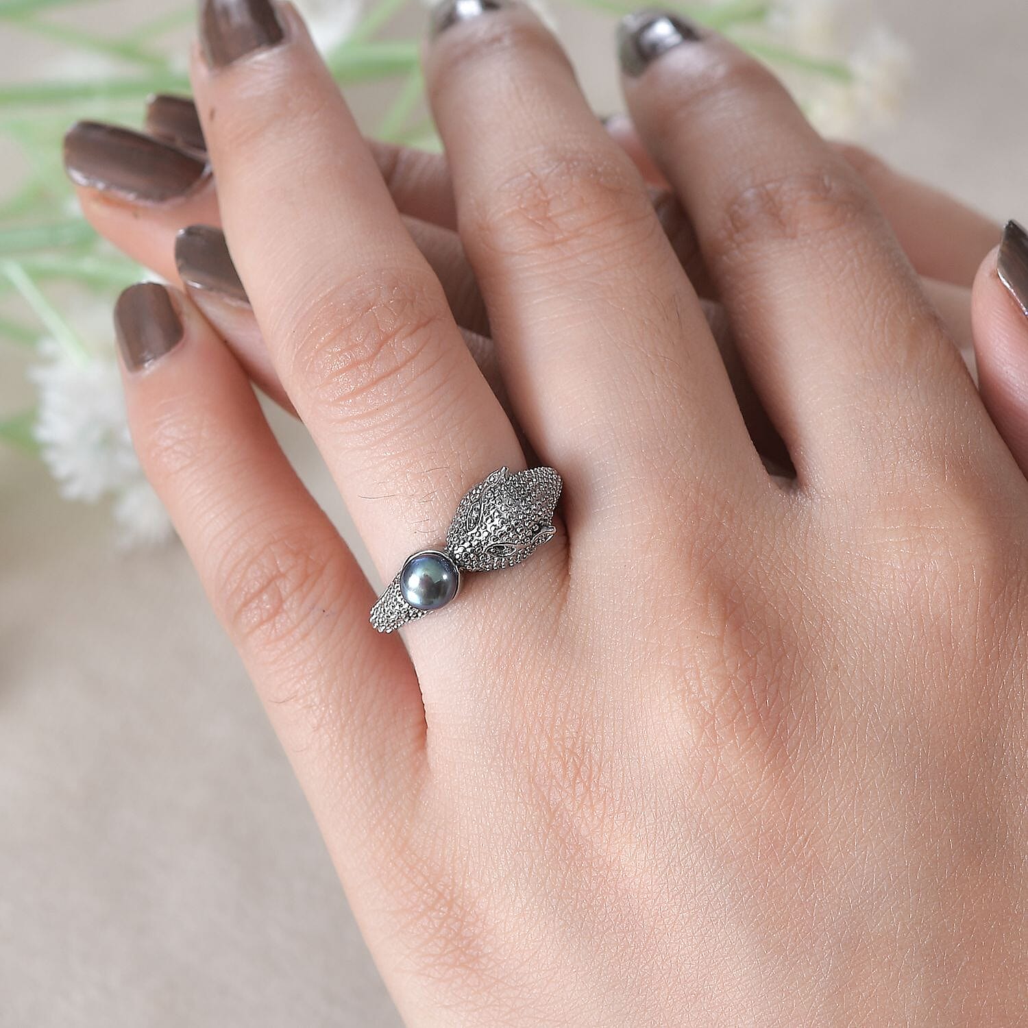 Freshwater Peacock Pearl and Thai Black Spinel 1.07 ctw Fancy Ring in Stainless Steel (Size 9)