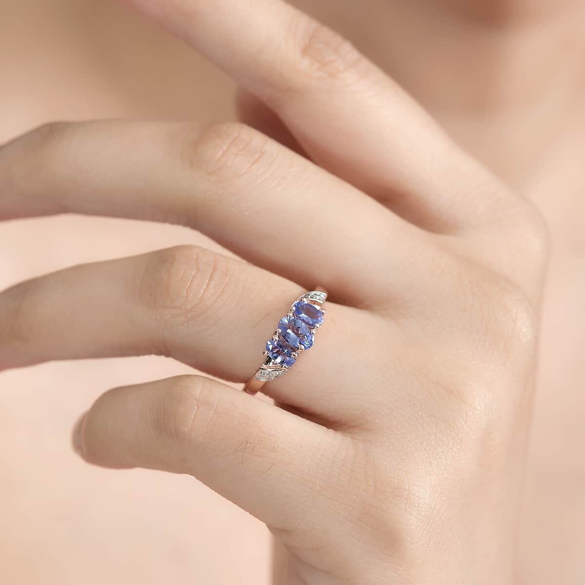 Tanzanite 3 Stone Ring in Vermeil Rose Gold Over Sterling Silver (Size 7.0) 1.00 ctw image number 2