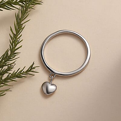 Platinum Over Sterling Silver Heart Charm Band Ring (Size 5.0) 1.70 Grams